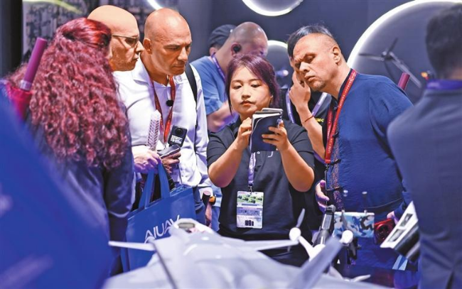 Over 1,200 exhibitors join dro...